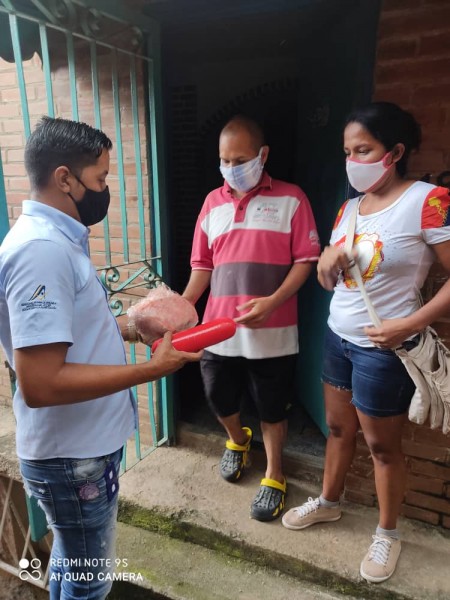 <b>MÁS DE 800 FAMILIAS DEL MUNICIPIO SUCRE EN MIRANDA FUERON BENEFICIADAS CON ENTREGA DE COMBOS PROTEICOS<b>